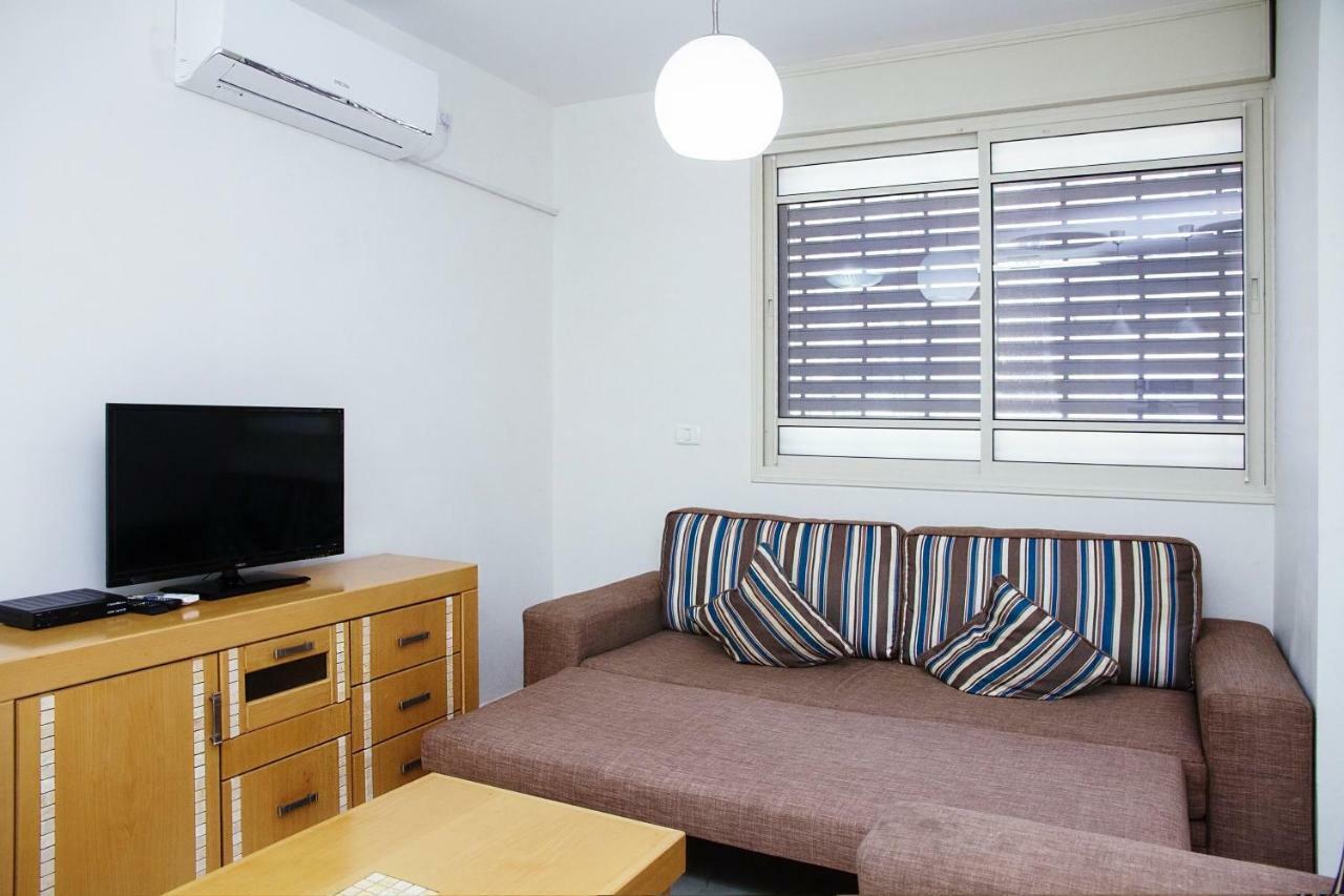 Apartments4You Dinara バト・ヤム エクステリア 写真